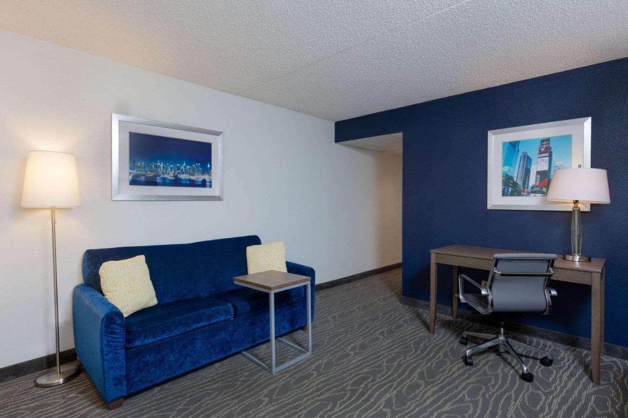 La Quinta By Wyndham Secaucus Meadowlands Ξενοδοχείο Εξωτερικό φωτογραφία